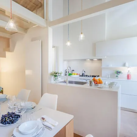 Sabrina, Modern 3 Bedrooms With Elevator ルッカ