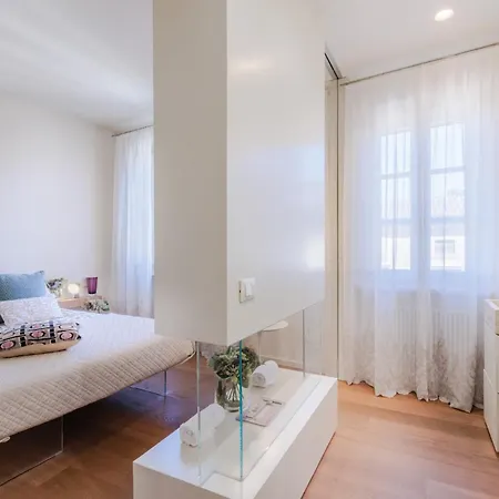 Sabrina, Modern 3 Bedrooms With Elevator アパート ルッカ