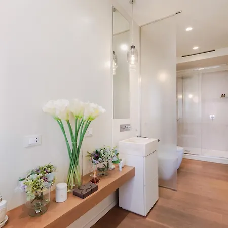 アパート Sabrina, Modern 3 Bedrooms With Elevator ルッカ
