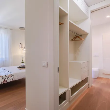 Sabrina, Modern 3 Bedrooms With Elevator * ルッカ
